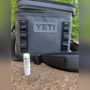 Yeti 8 can Cooler
